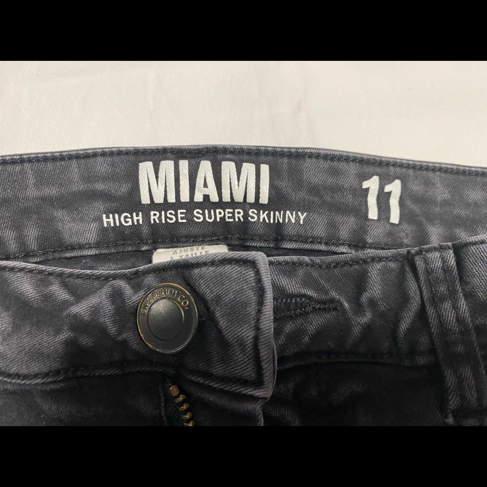 Jeans - Picture 2 of 5